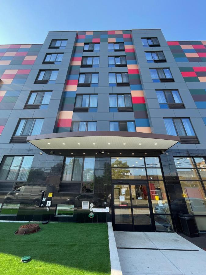 Готель Super 8 By Wyndham Brooklyn Williamsburg Нью-Йорк Екстер'єр фото
